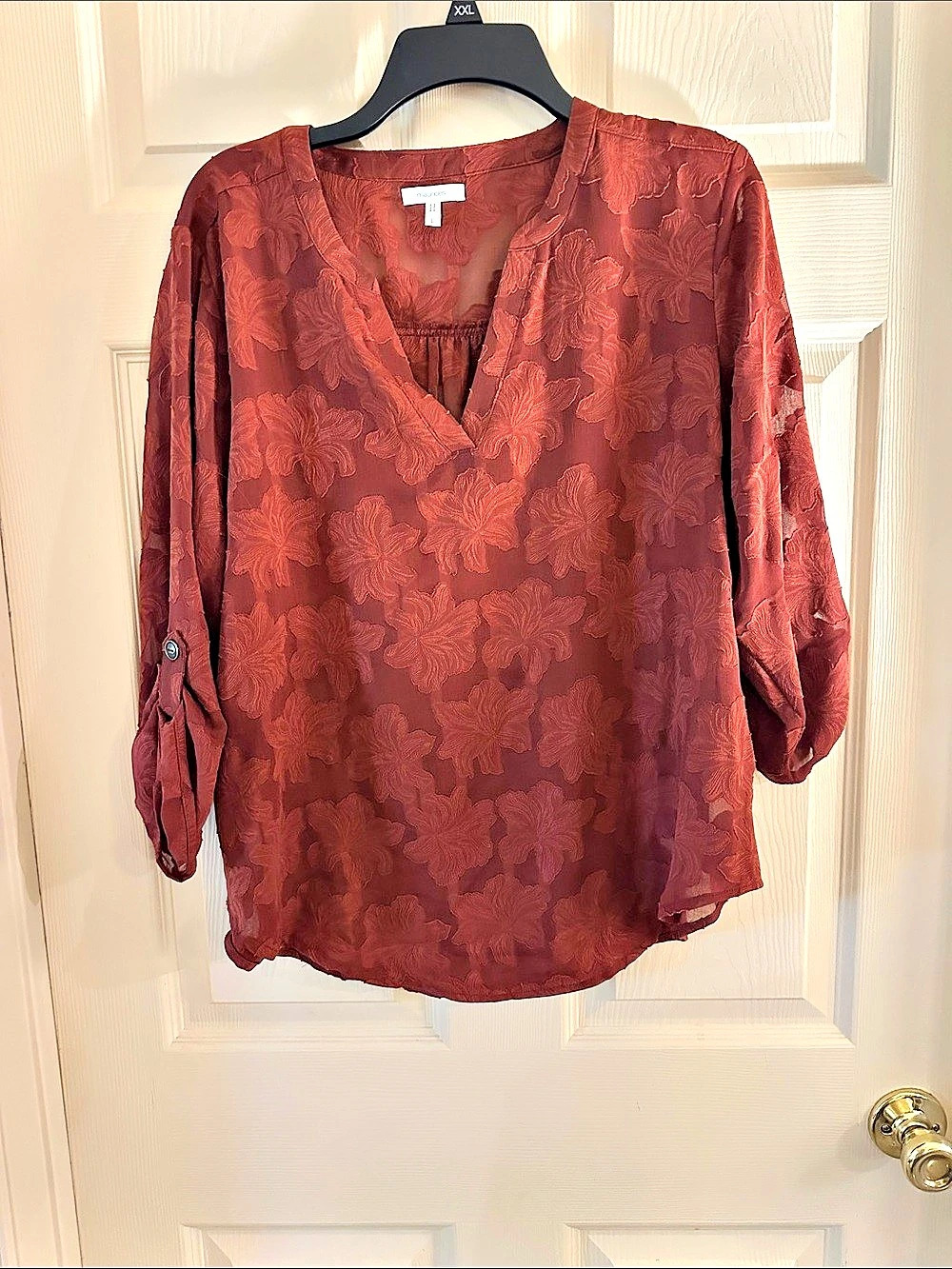 maurices Floral Blouse in Red Size Large Like New